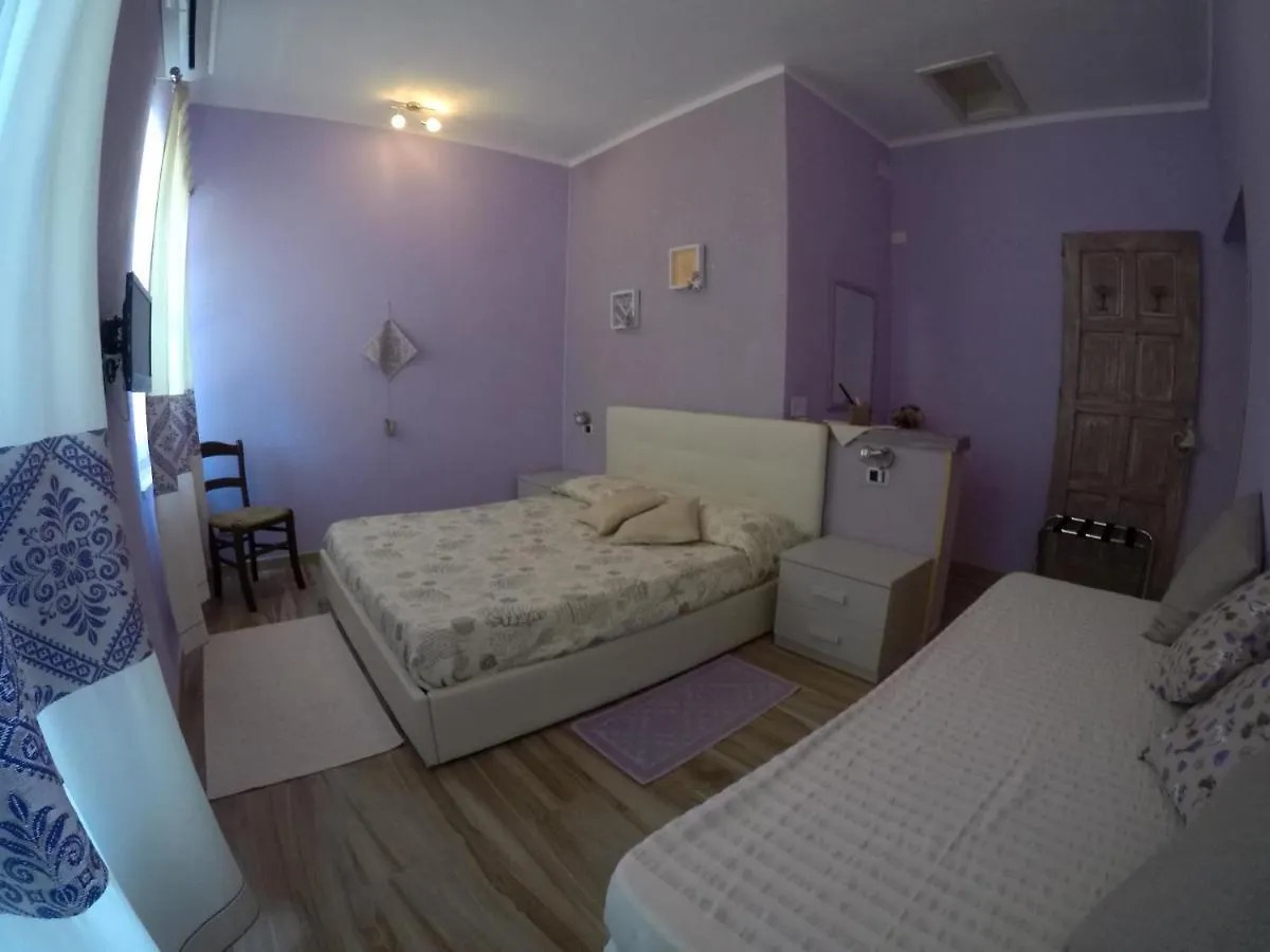 Al Sole Di Pula Bed & Breakfast